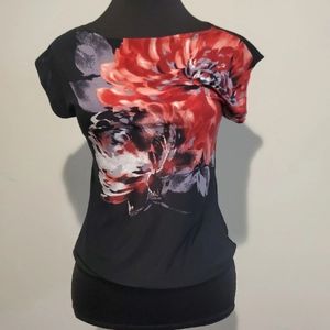 SzS black sleeveless top with flower